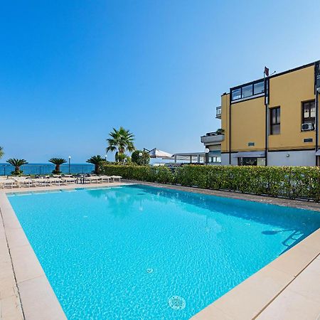 Residenza Miralago III By Wonderful Italy Appartement Desenzano del Garda Buitenkant foto