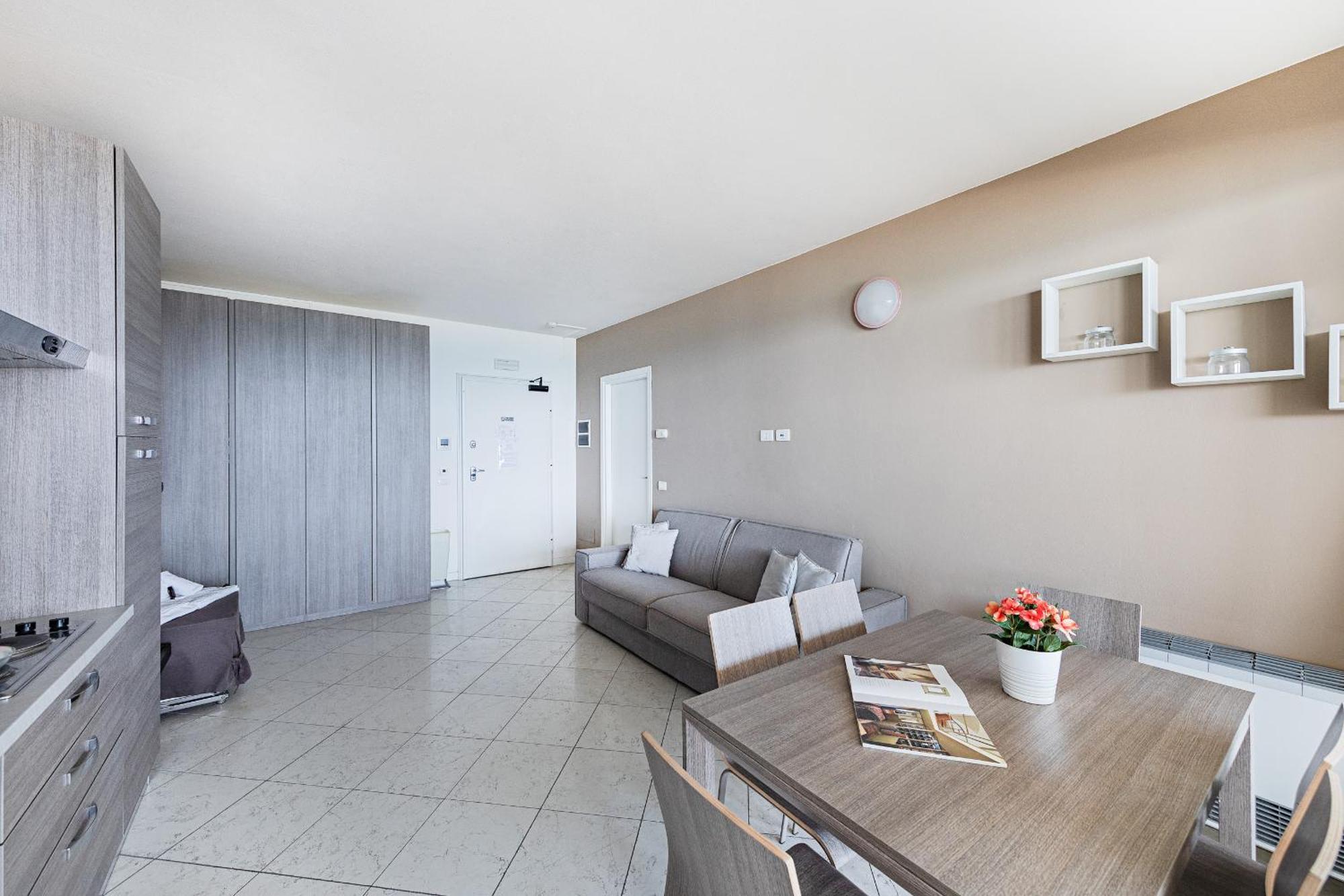 Residenza Miralago III By Wonderful Italy Appartement Desenzano del Garda Buitenkant foto