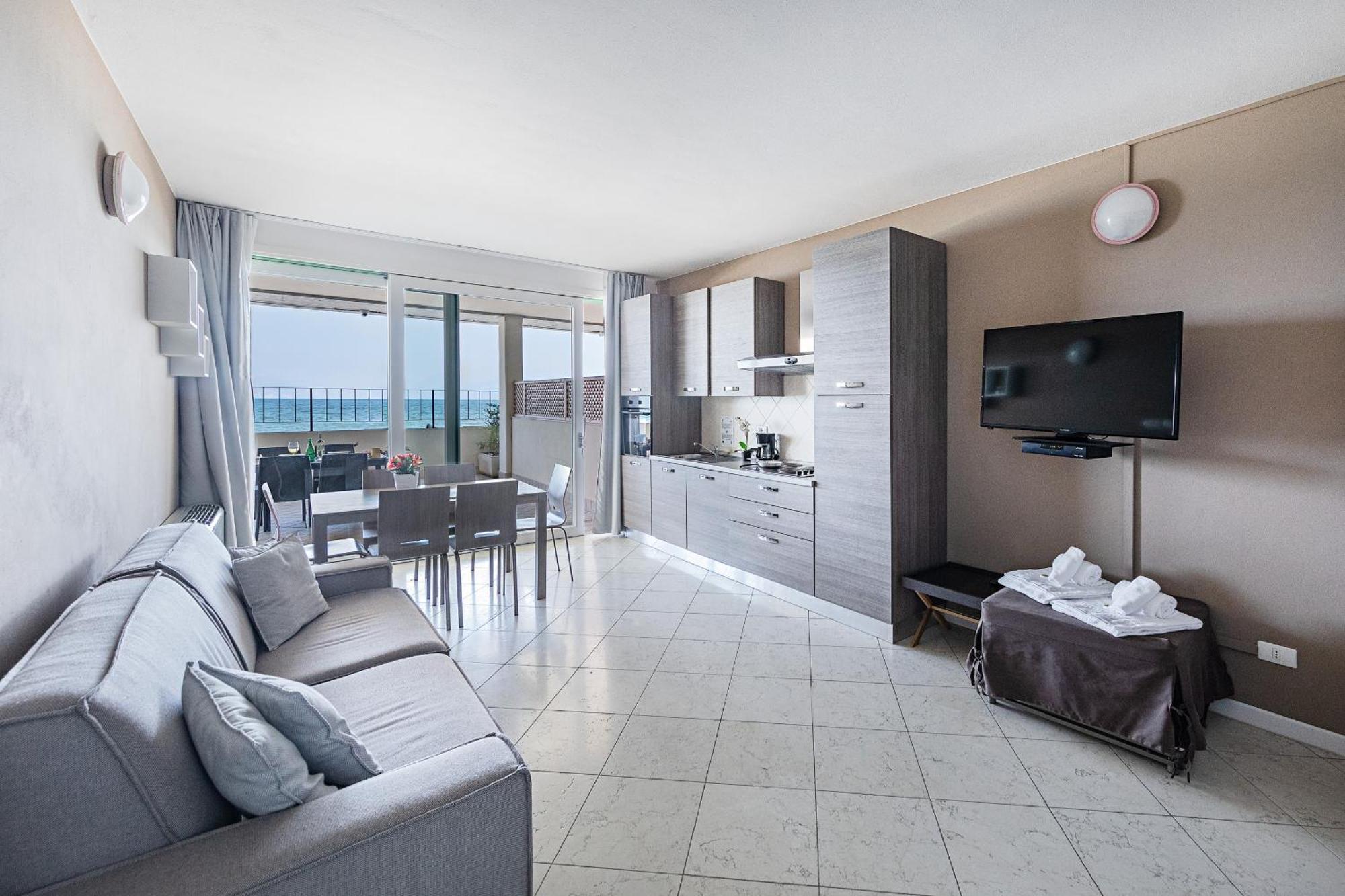 Residenza Miralago III By Wonderful Italy Appartement Desenzano del Garda Buitenkant foto