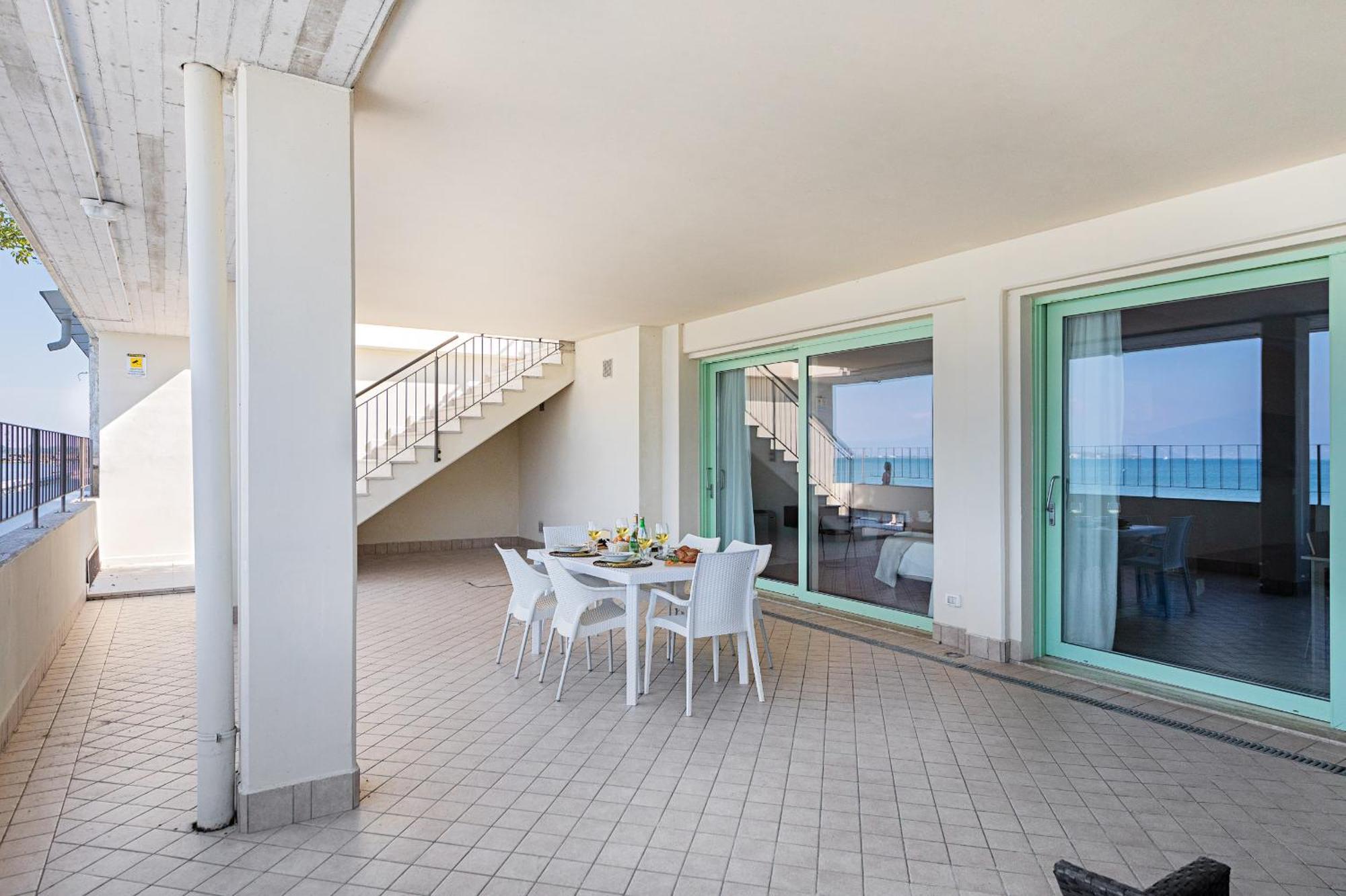 Residenza Miralago III By Wonderful Italy Appartement Desenzano del Garda Buitenkant foto