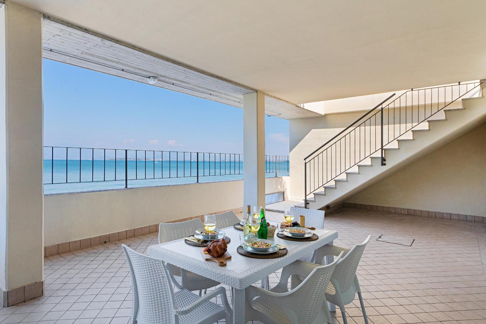 Residenza Miralago III By Wonderful Italy Appartement Desenzano del Garda Buitenkant foto