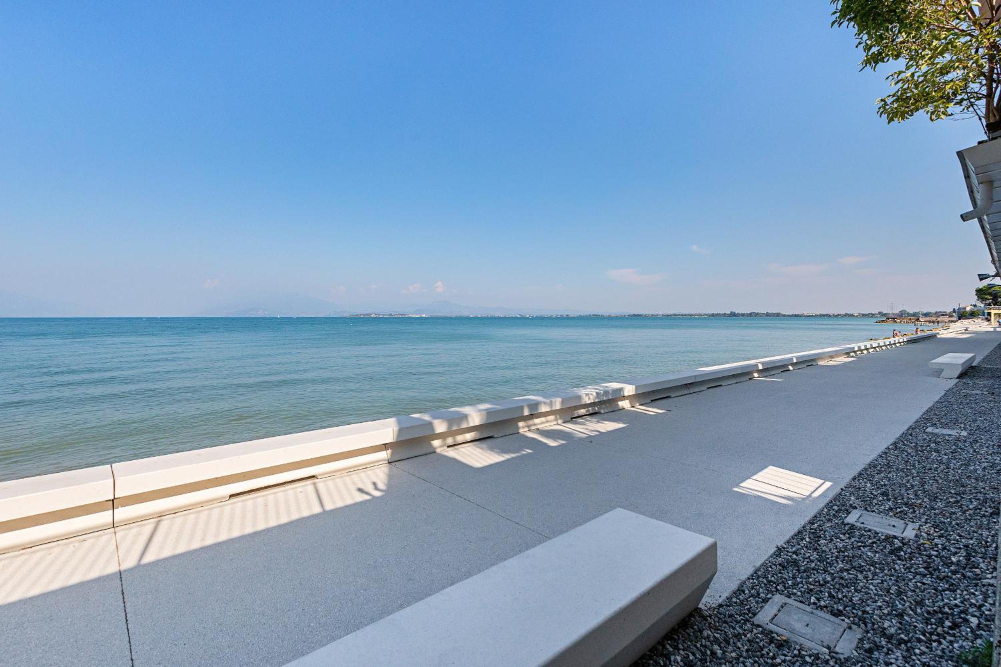 Residenza Miralago III By Wonderful Italy Appartement Desenzano del Garda Buitenkant foto