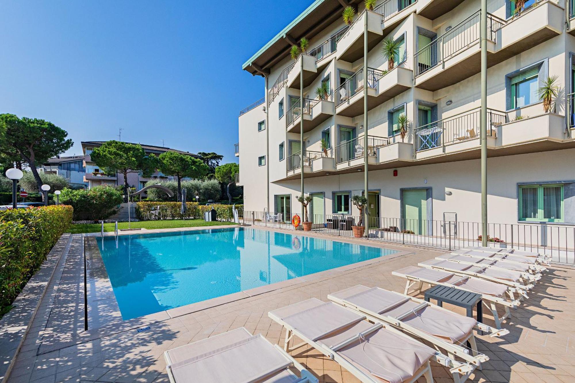 Residenza Miralago III By Wonderful Italy Appartement Desenzano del Garda Buitenkant foto