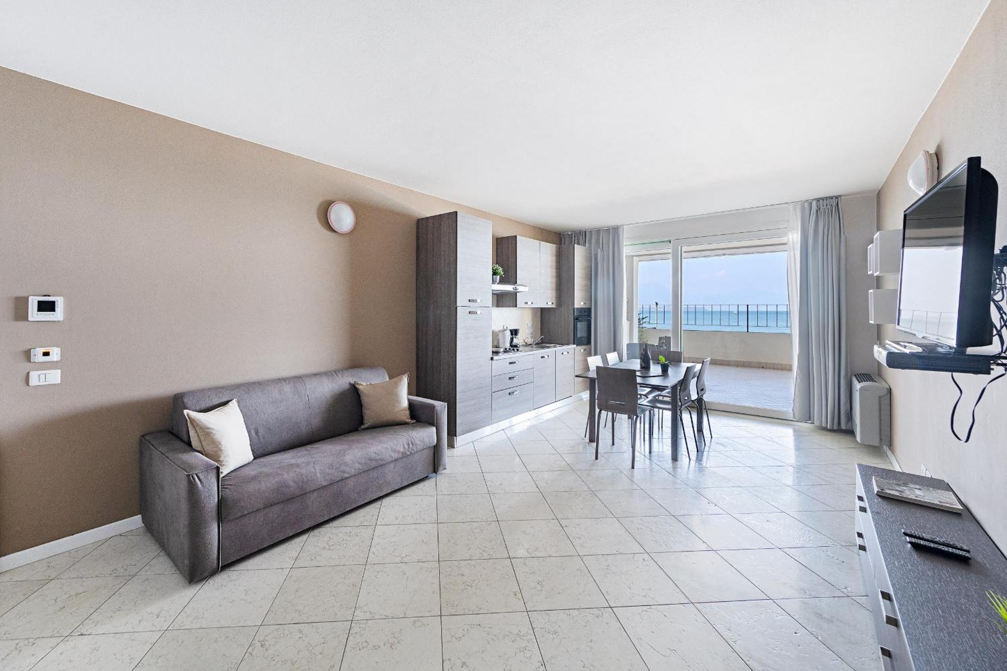 Residenza Miralago III By Wonderful Italy Appartement Desenzano del Garda Buitenkant foto